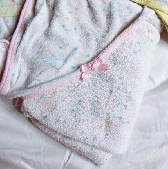 Vintage Three Hooded Bathing Towel Baby Wraps - Picture 2 of 3